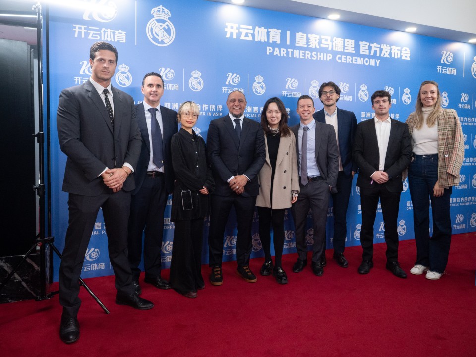 买断费3000万!TA:埃利奥特在维拉处境不佳,若踢满10场必须买断 买断费3000万!TA:埃利奥特在维拉处境不佳,若踢满10场必须买断